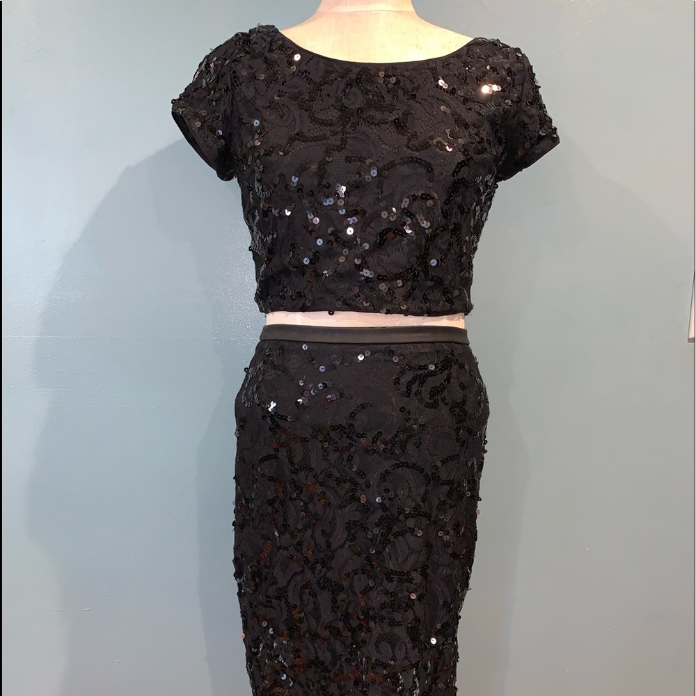 2-piece Sequined top and midi skirt